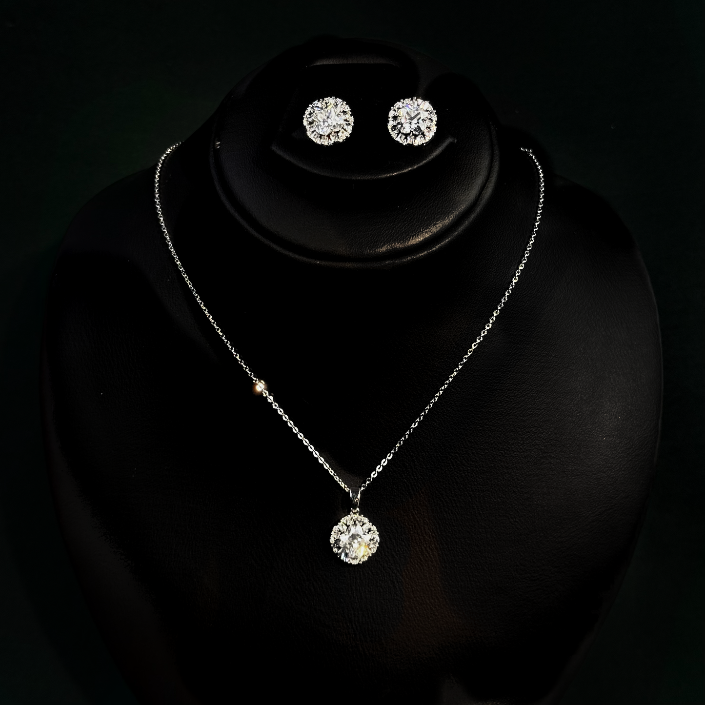 Glitter Round Halo Necklace Set