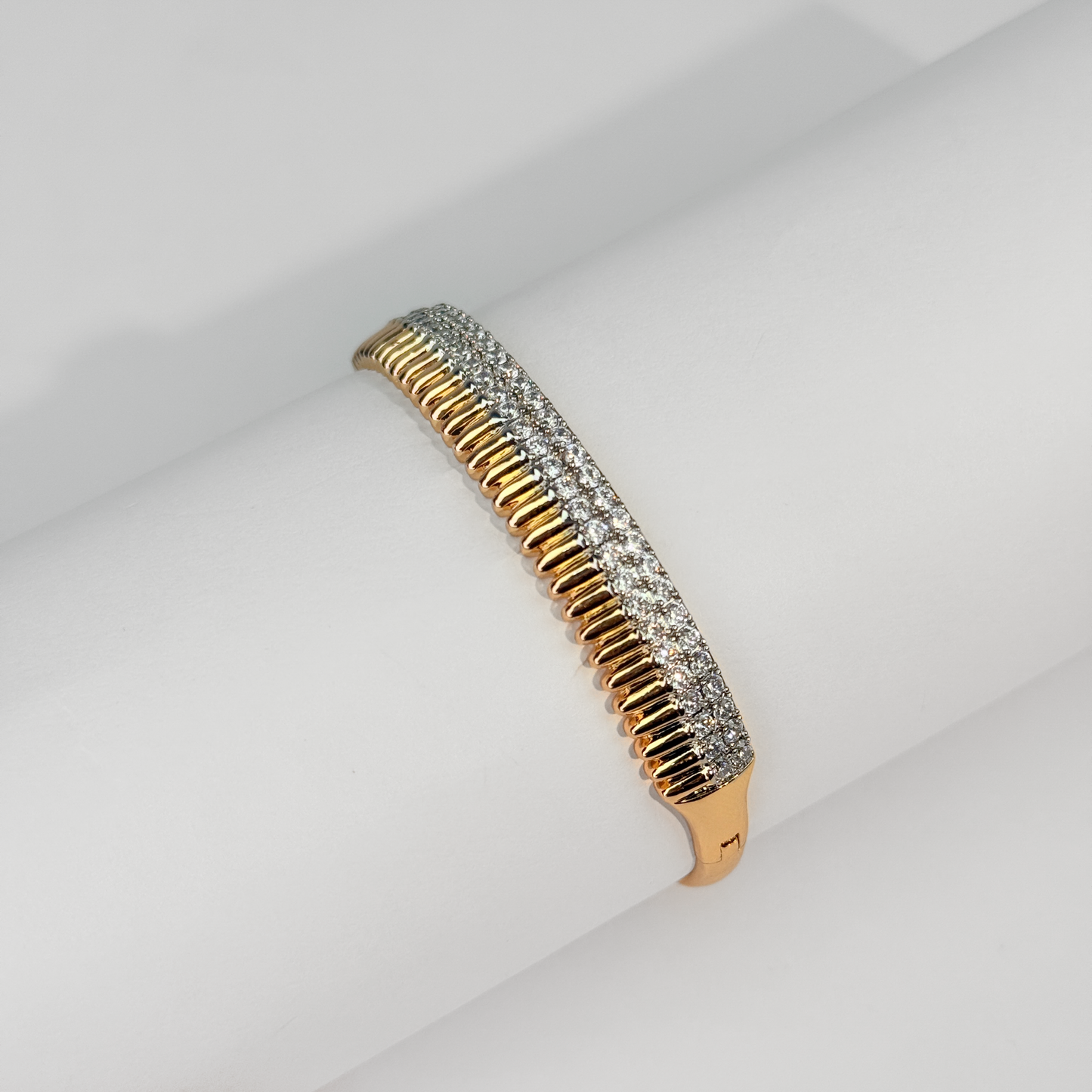 Radiant Crown-Line Diamond Bracelet