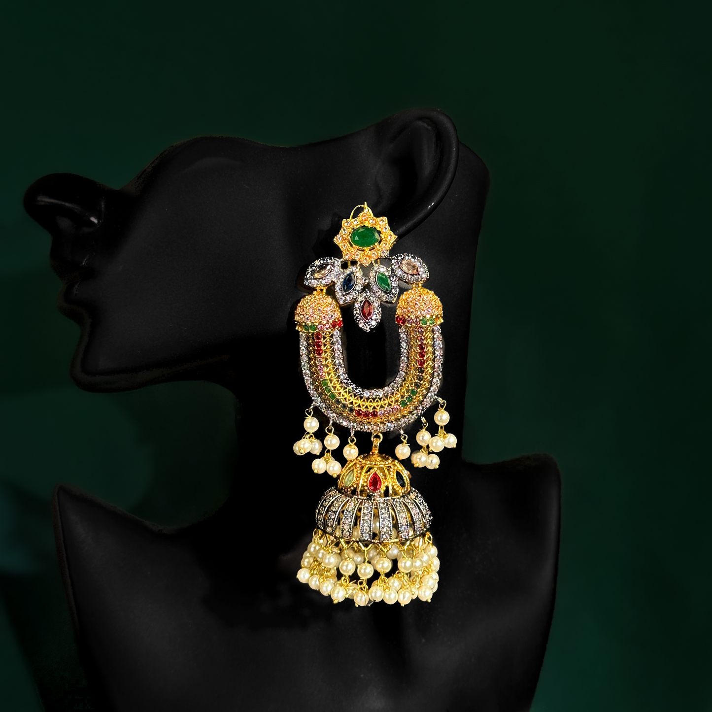 Pareesa Emerald Jhumke