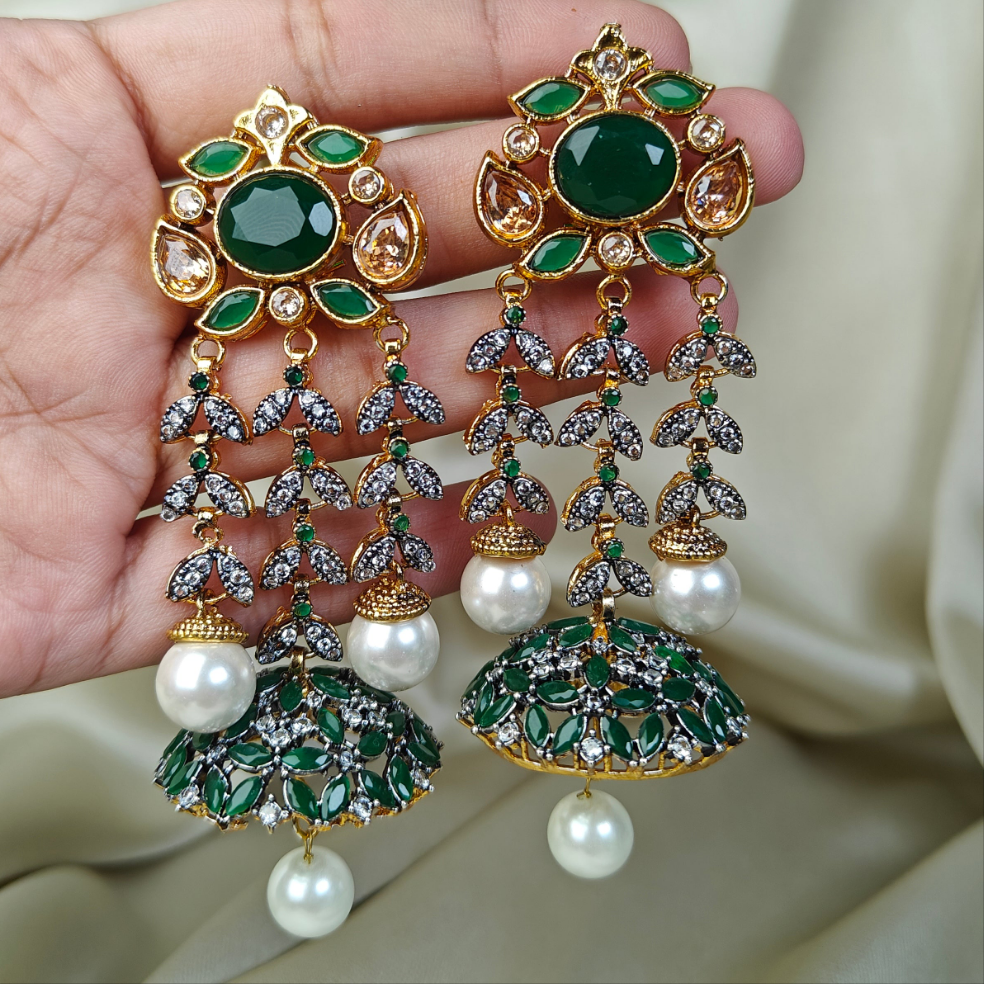 Mahrukh Emerald Kundan Earrings