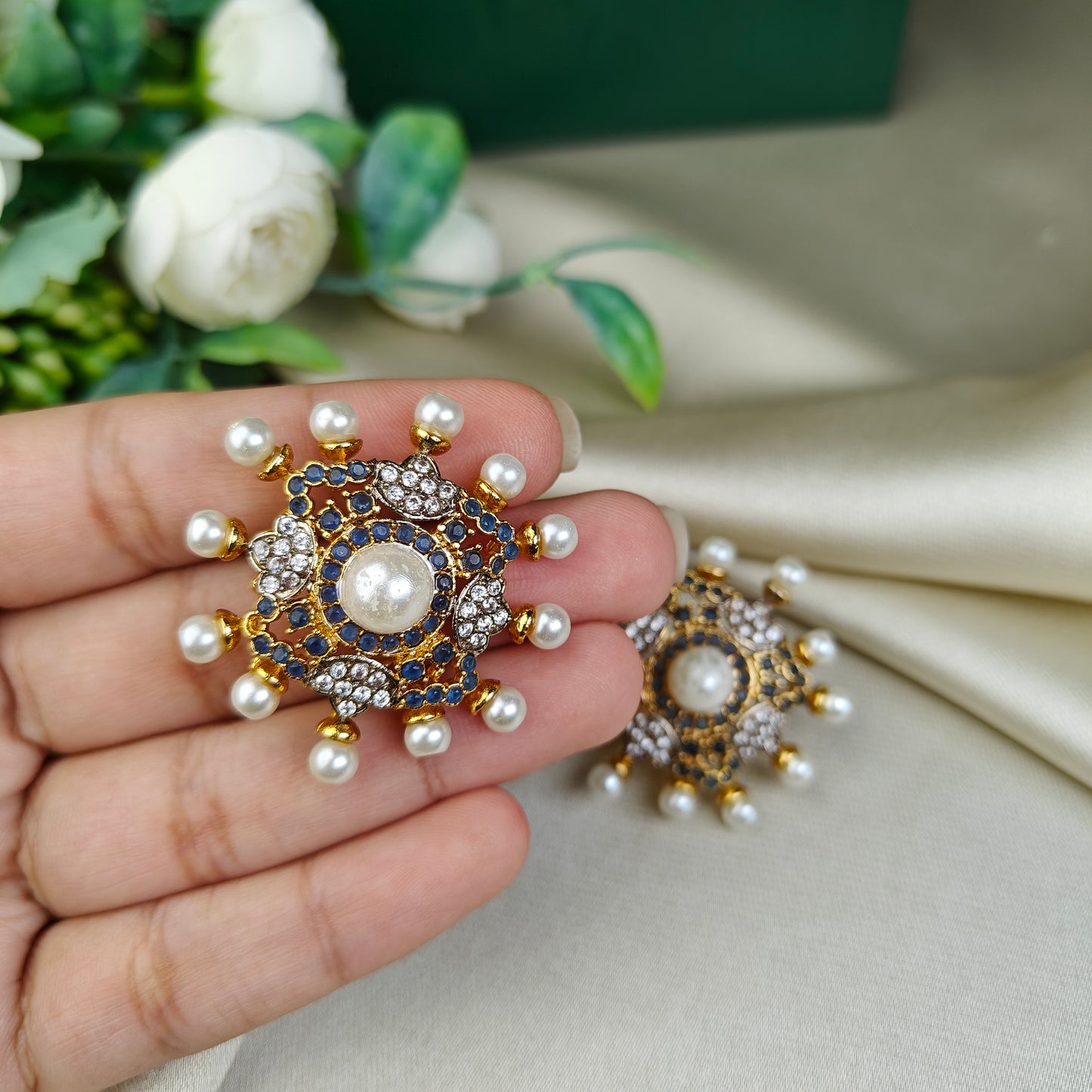 Noor-e-Neelum Studs