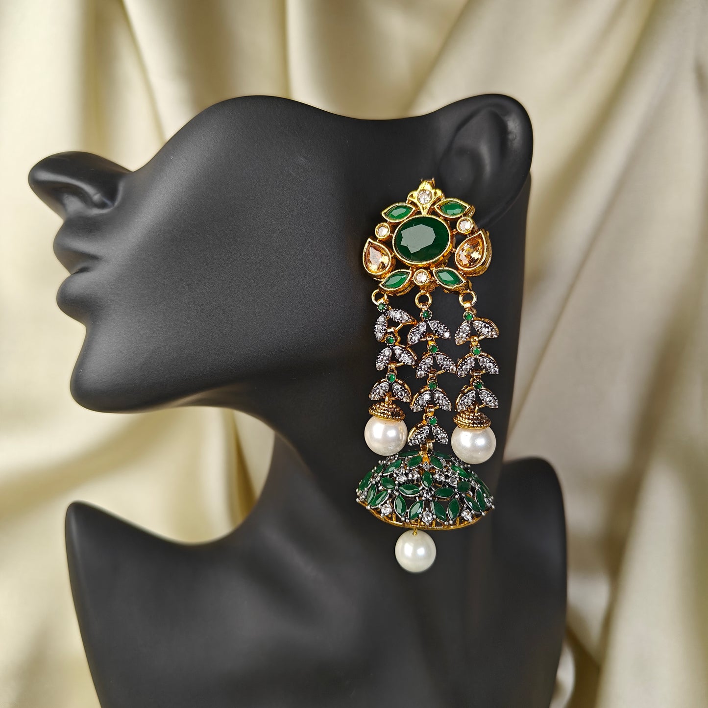 Mahrukh Emerald Kundan Earrings