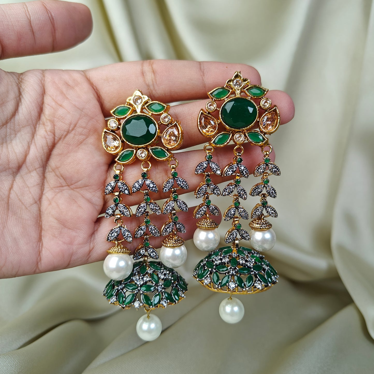 Mahrukh Emerald Kundan Earrings