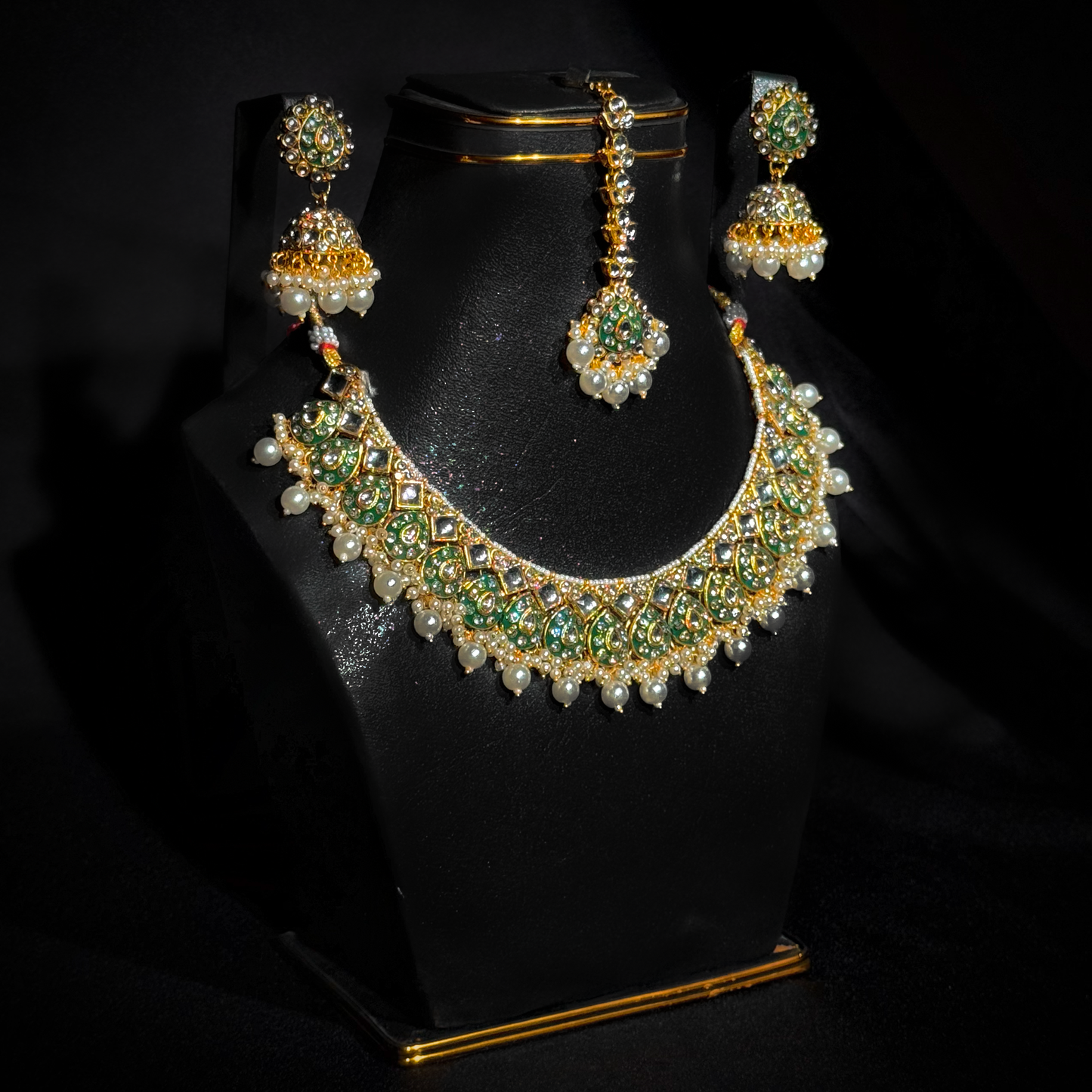 Zareen Emerald Pearl Kundan Necklace Set