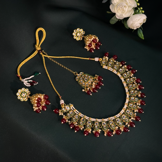 Regal Emerald Kundan Necklace Set