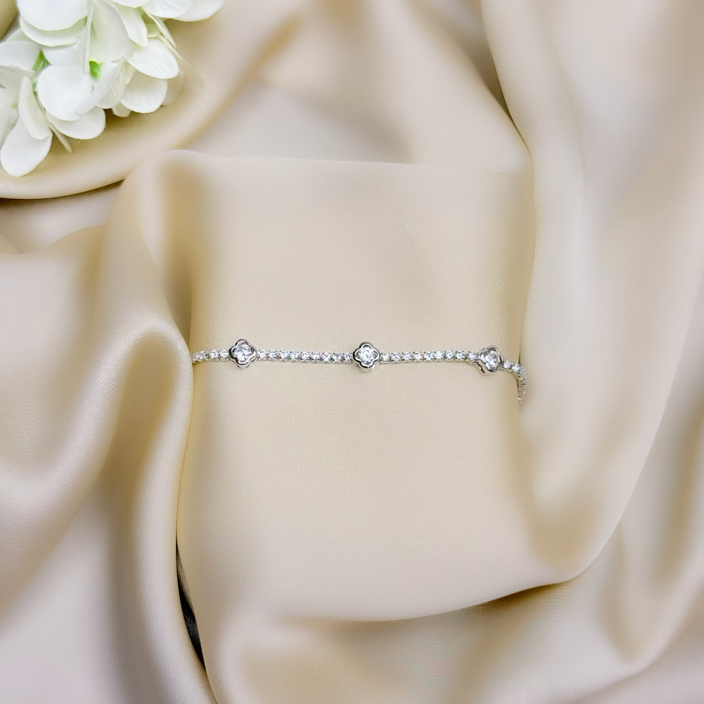 Serene Petal Shine Bracelet