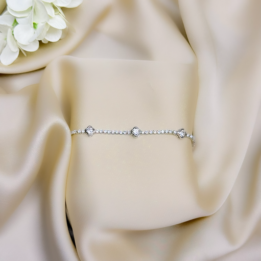 Serene Petal Shine Bracelet