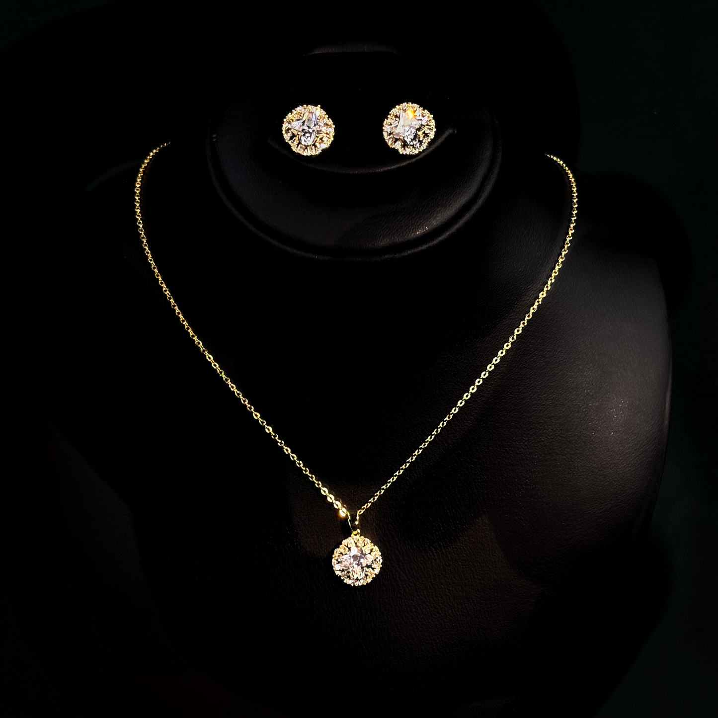 Golden Spark Halo Necklace Set