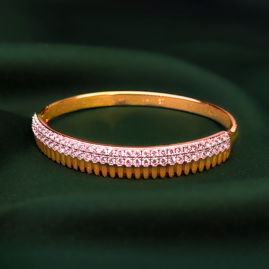 Radiant Crown-Line Diamond Bracelet