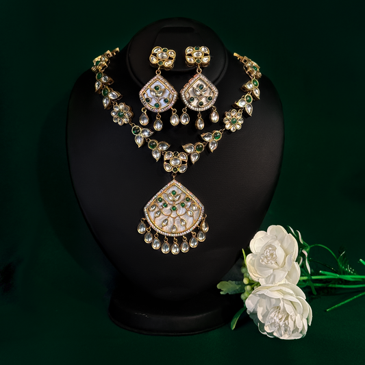 Aleena Emerald Kundan Set