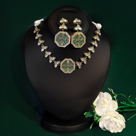 Emerald Enamel Kundan Se